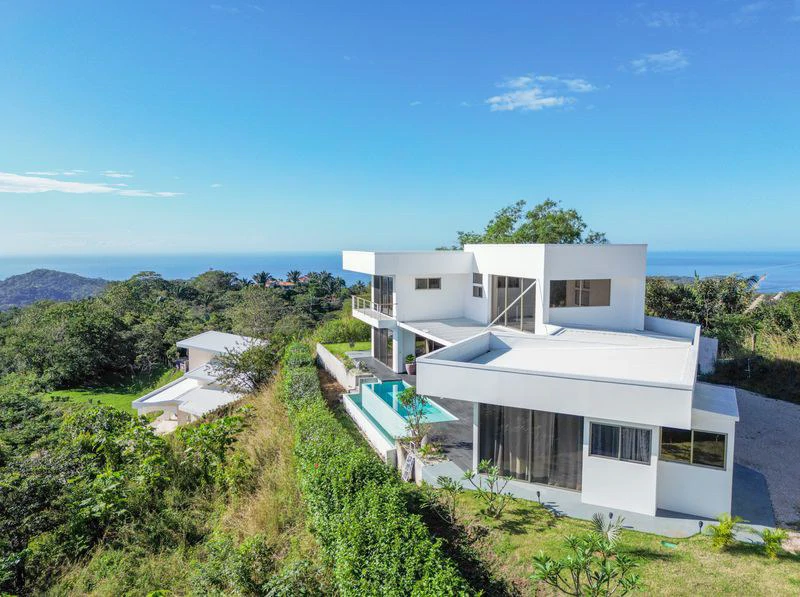 Casa Ying Yang: Modern Elegance with Panoramic Ocean Views, Infinity Pool, and Casita, close to Carrillo Beach - Gallery image 2