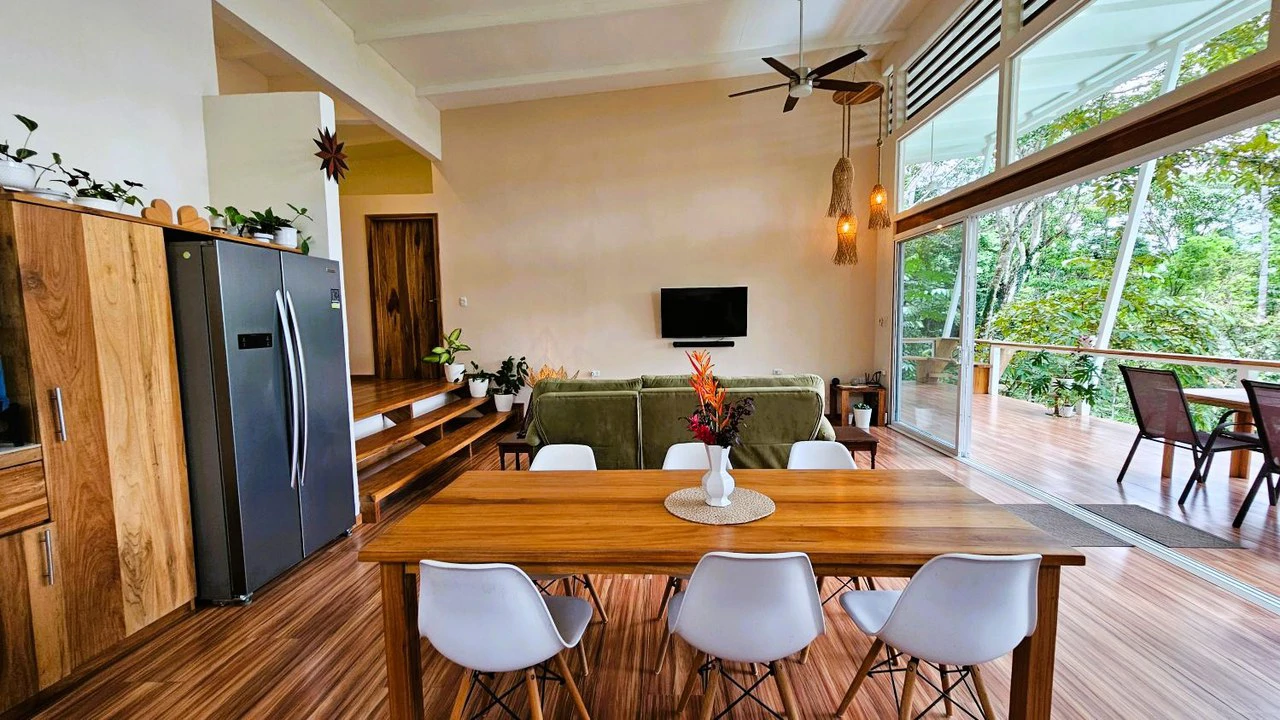 Private Hilltop Home:  with Sweeping Jungle Views & Pool - Gallery image 7