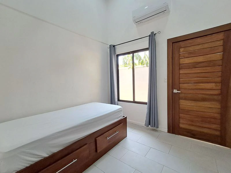 Casa Blanca: Urgent Sale -Single-Story Home with Pool and Expansion Potential - Gallery image 8
