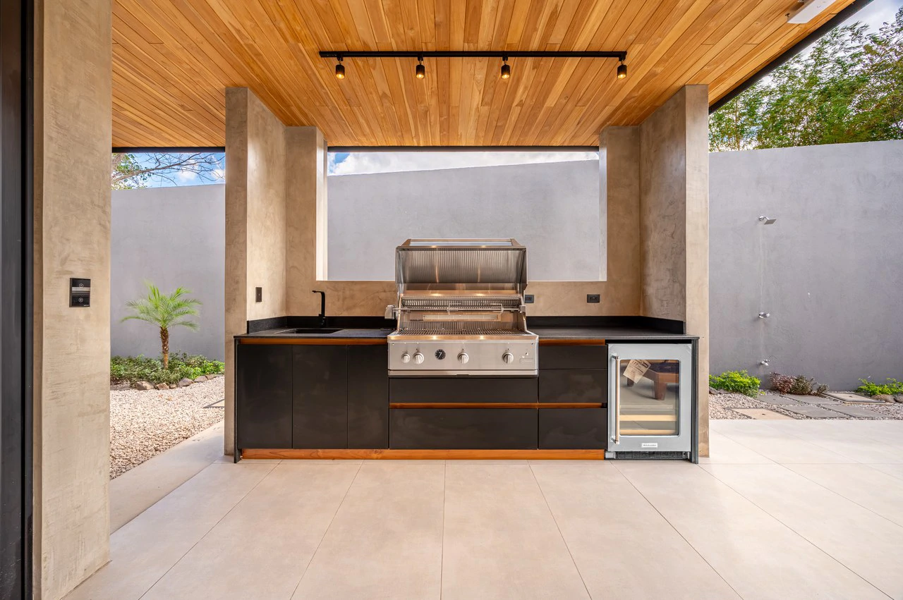 Casa Uchuva: Architectural Harmony of Wood, Stone, and Light - Gallery image 24