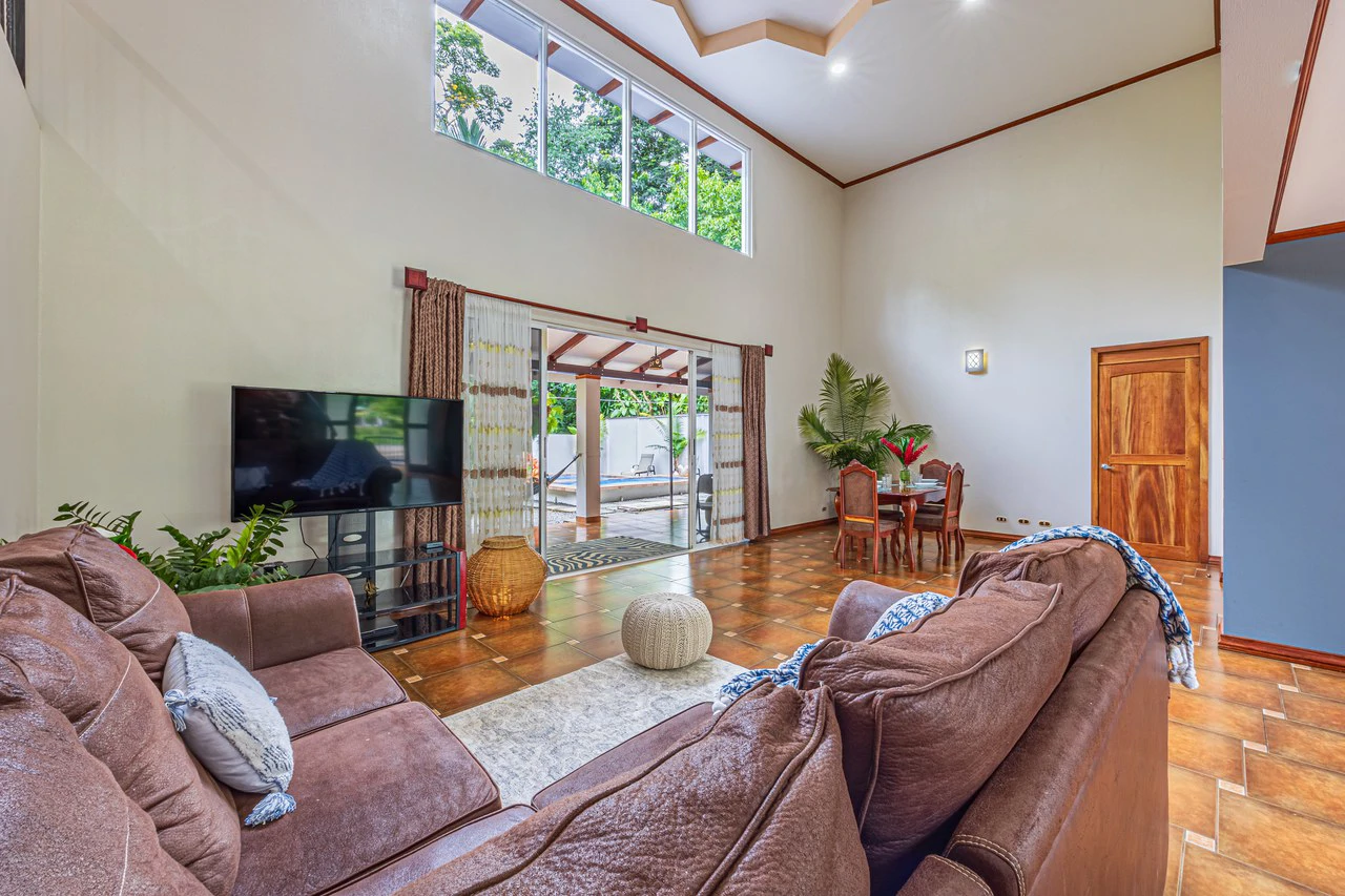 Happy Daze in Uvita: Commercial Building Opportunity in the Heart of Uvita. On Creek with Beautiful Jungle View - Gallery image 45
