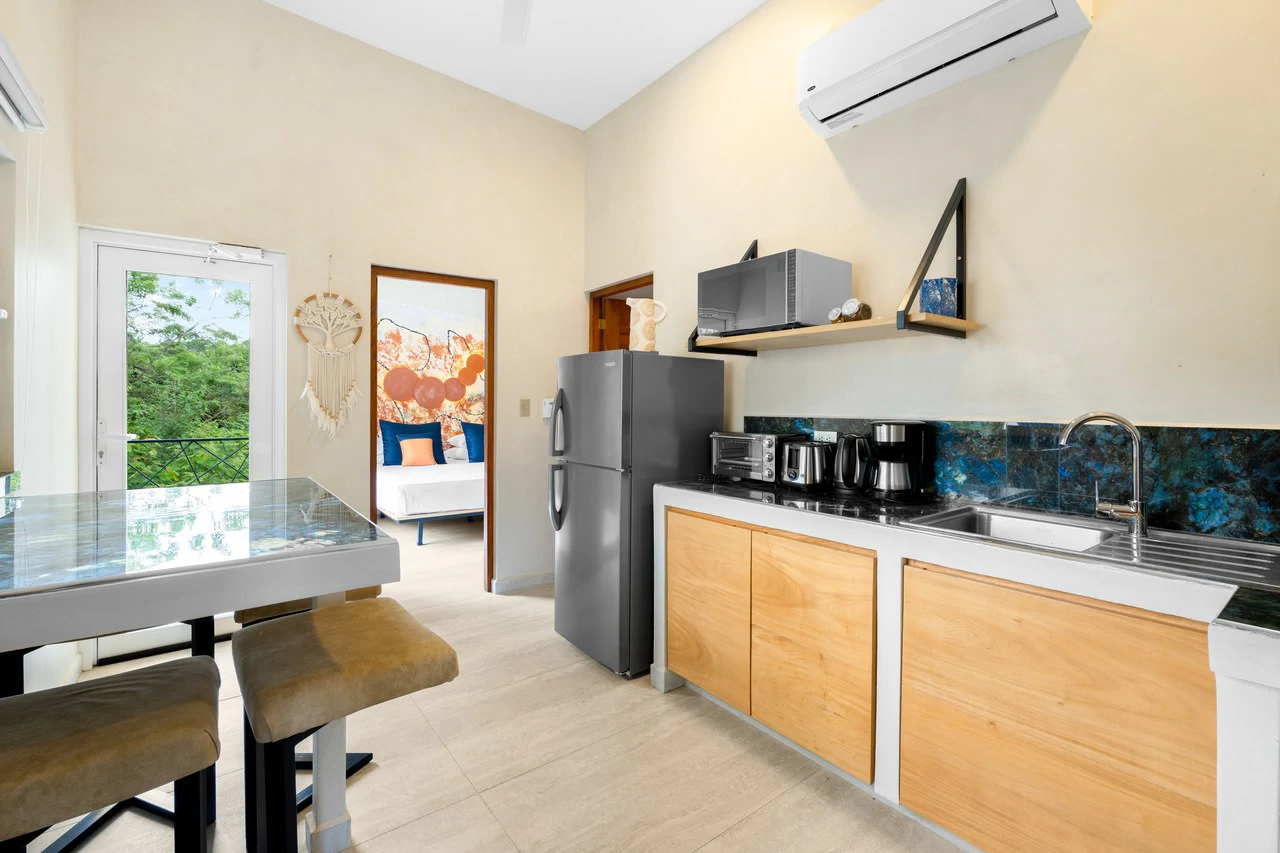 Pierre & Colors: | Prime Corner Lot | Turnkey Income Property - Gallery image 13