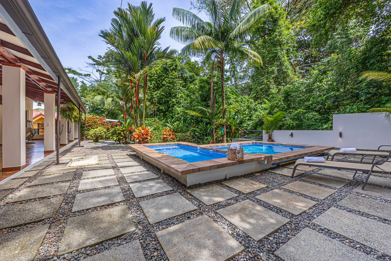 Happy Daze in Uvita: Commercial Building Opportunity in the Heart of Uvita. On Creek with Beautiful Jungle View - Gallery image 15