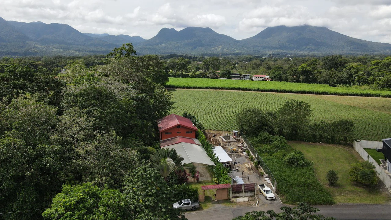 Private EcoQuintas Residence with Exceptional Volcano & Nature Views - Gallery image 3