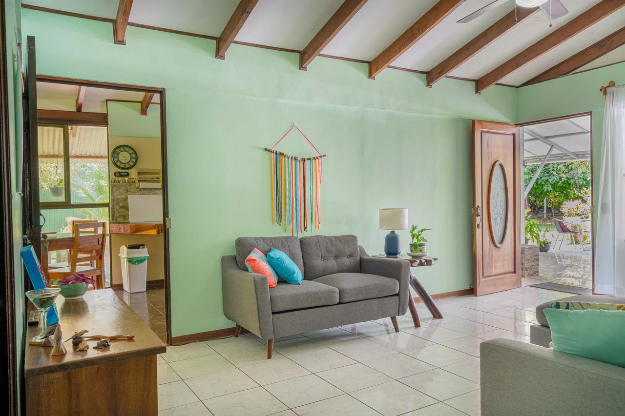 Matapalo gated home, 5 minutes from beach - Gallery image 4