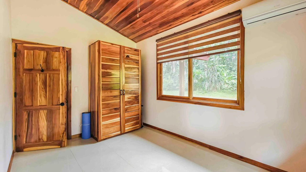 ID 765 - 3 Bd/2 Ba Home w/ Pool in Cahuita: Spacious, Well-Built Home on 5,128sqm Private Lot, 5 Minute Walk to Playa Grande, Cahuita - Gallery image 11
