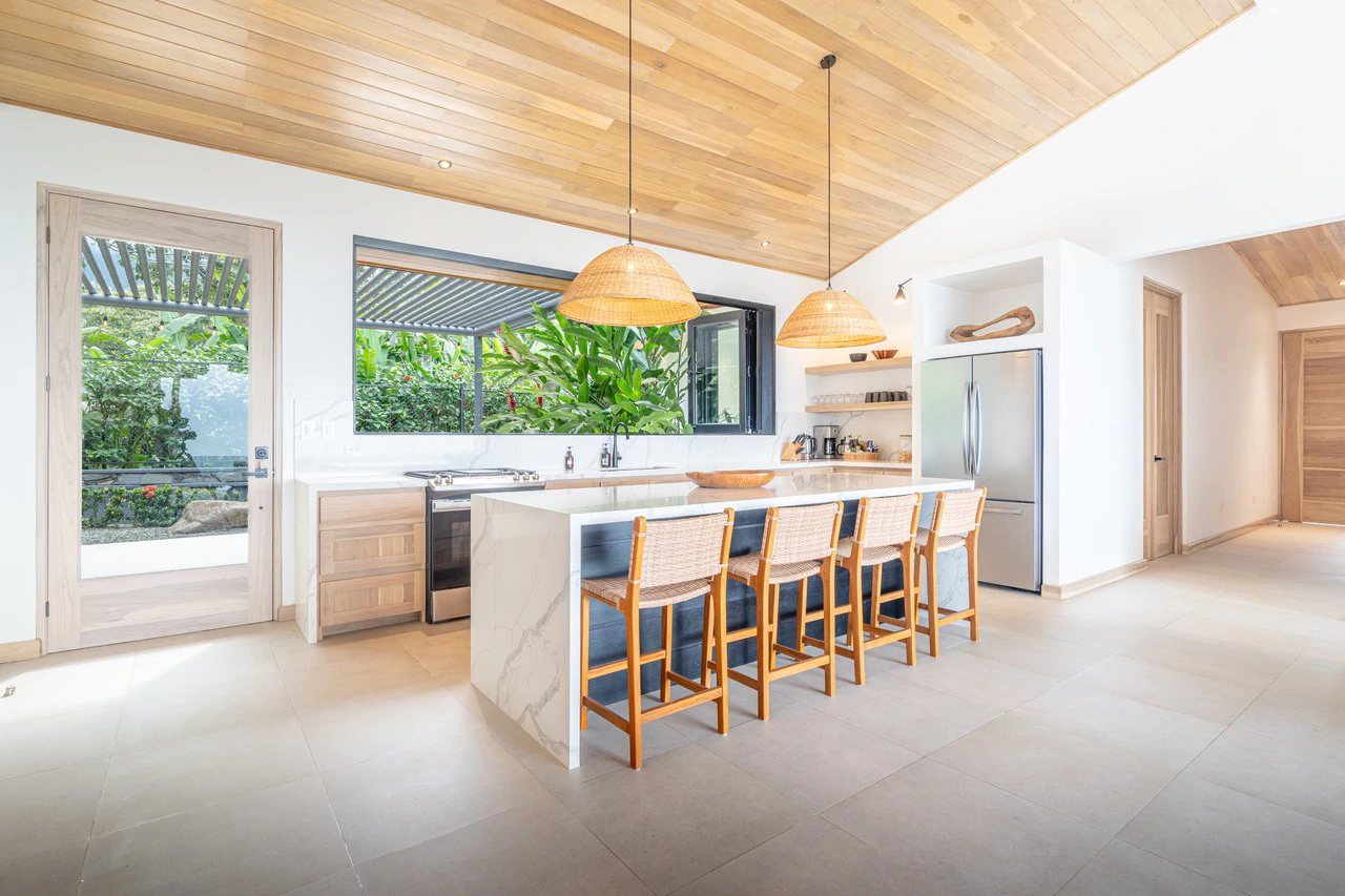 Casa Amarilla – Oceanfront Luxury Meets Sustainable Living in Tres Rios: Mountain House For Sale in Tres Rios - Gallery image 4