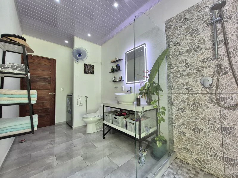 Entre Palmas Retreat: Near the Coast House For Sale in Playa Samara - Gallery image 15