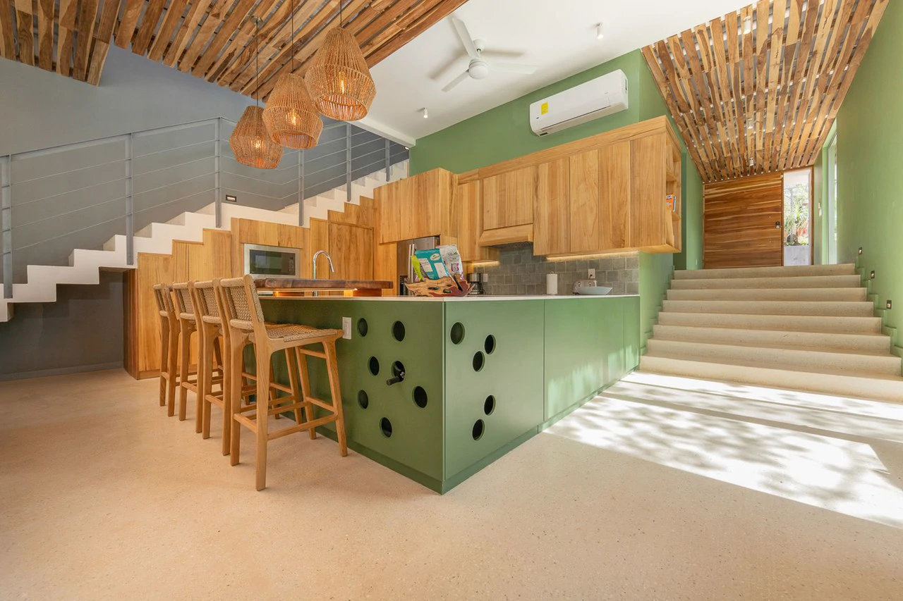 Casa C35: Stylish 4 Bedroom Home a Block to the Beach! - Gallery image 4