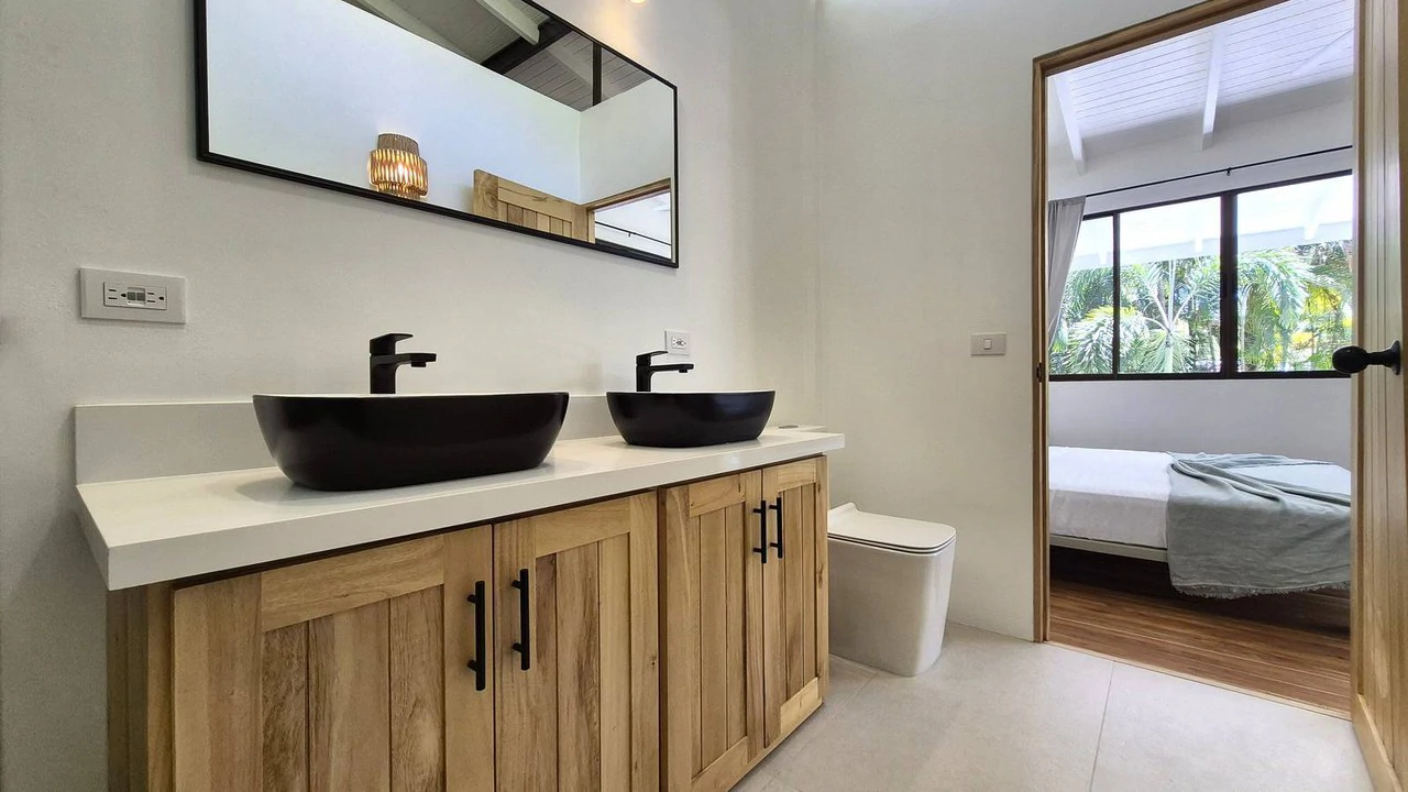 Casa Sol: Casa Sol – A Tropical Beach-Style Home with Pool, Designed for Year-Round Vacation Living - Gallery image 25
