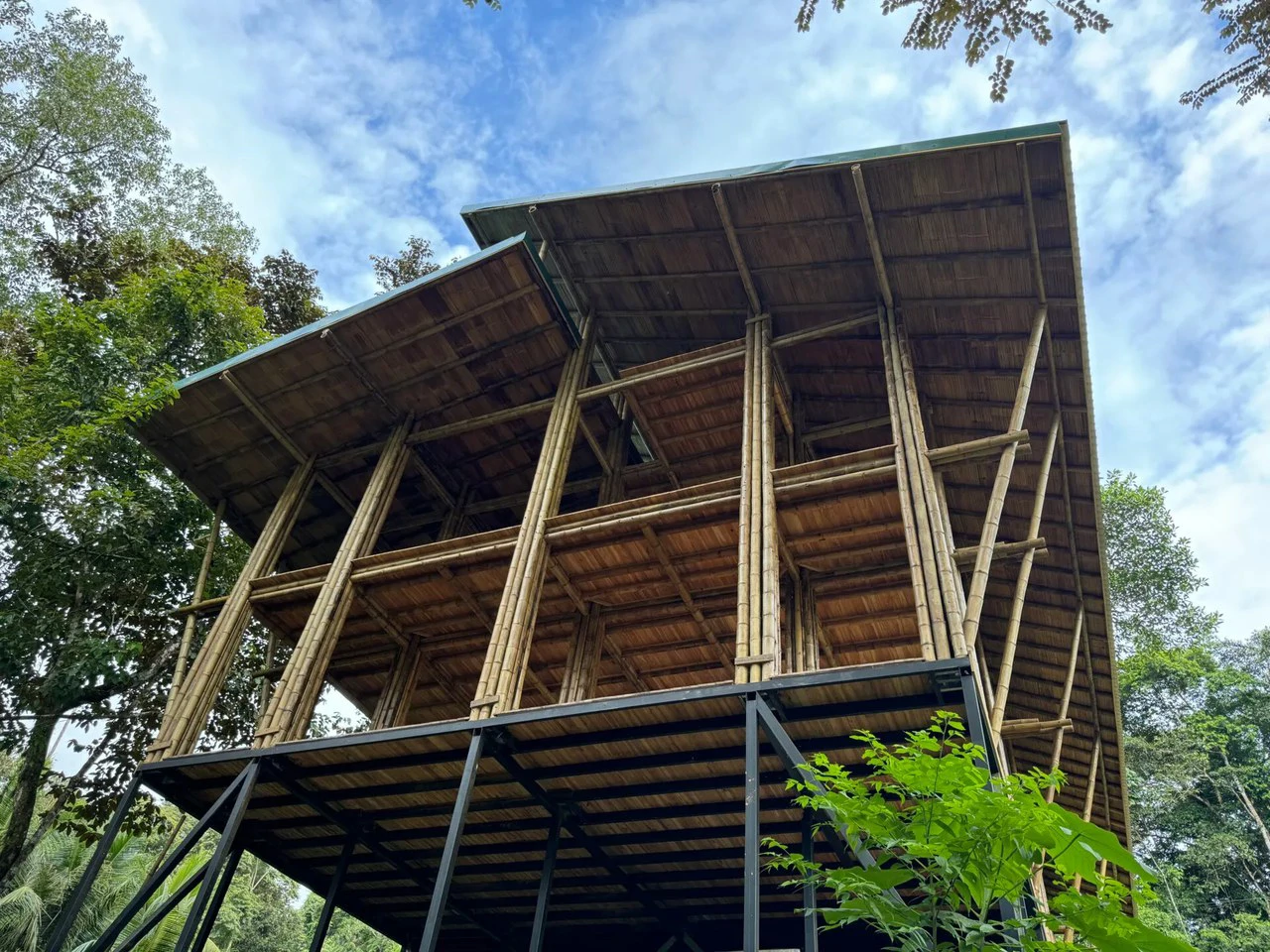 0.69 ACRES – Bamboo And Wooden Commercial Building On The Paved Coastal Highway Between Uvita And Ojochal!!!: Near the Coast, Riverfront, Mountain and Countryside Mixed Use Building For Sale in Uvita - Gallery image 6