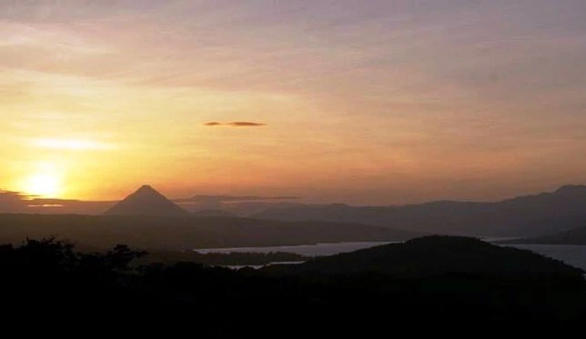 VISTAS TRAMONTO : Lake- Volcano- and Mountain Views - Gallery image 4