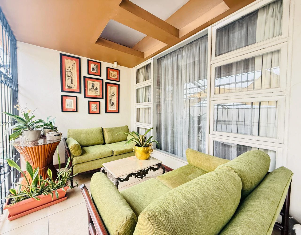 Mixed-Use House for Offices Retail Spaces or Medical Offices for Sale in San José Costa Rica - Gallery image 2