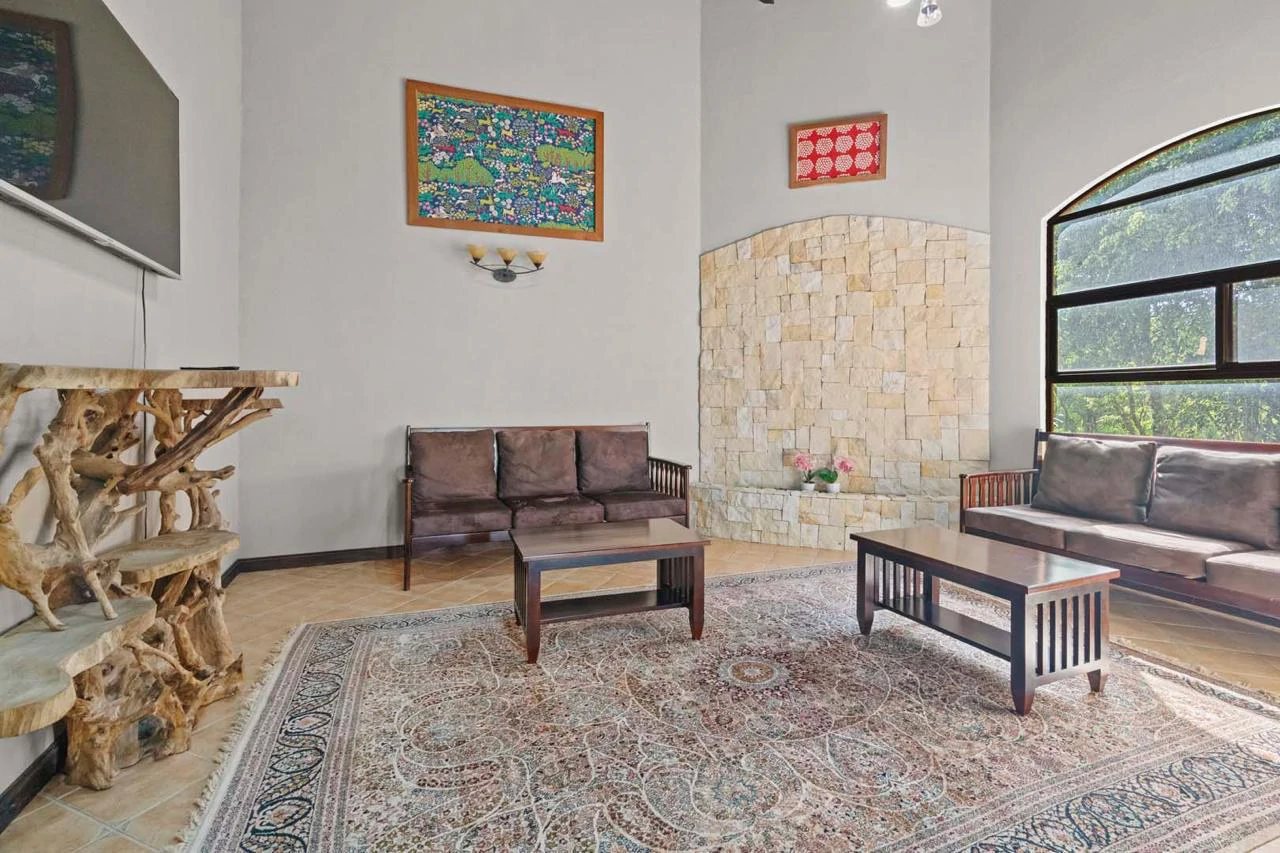 Celebrity Home with Spectacular Views: Seller Financing With 50% Down-Contact Us For More Information - Gallery image 29