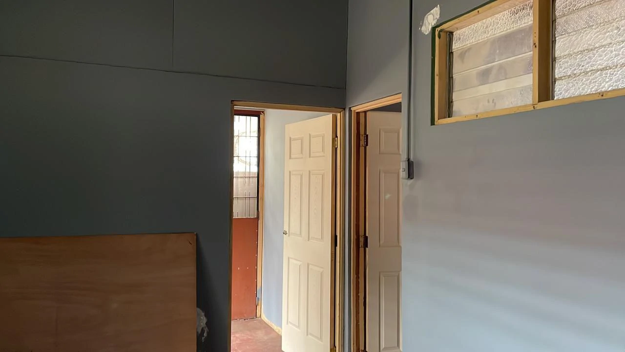 Property for rent or sale in the center of Liberia 2 houses with 350 m², 2 big living rooms, 7 rooms, a garden, and 9 parking lots - Gallery image 24