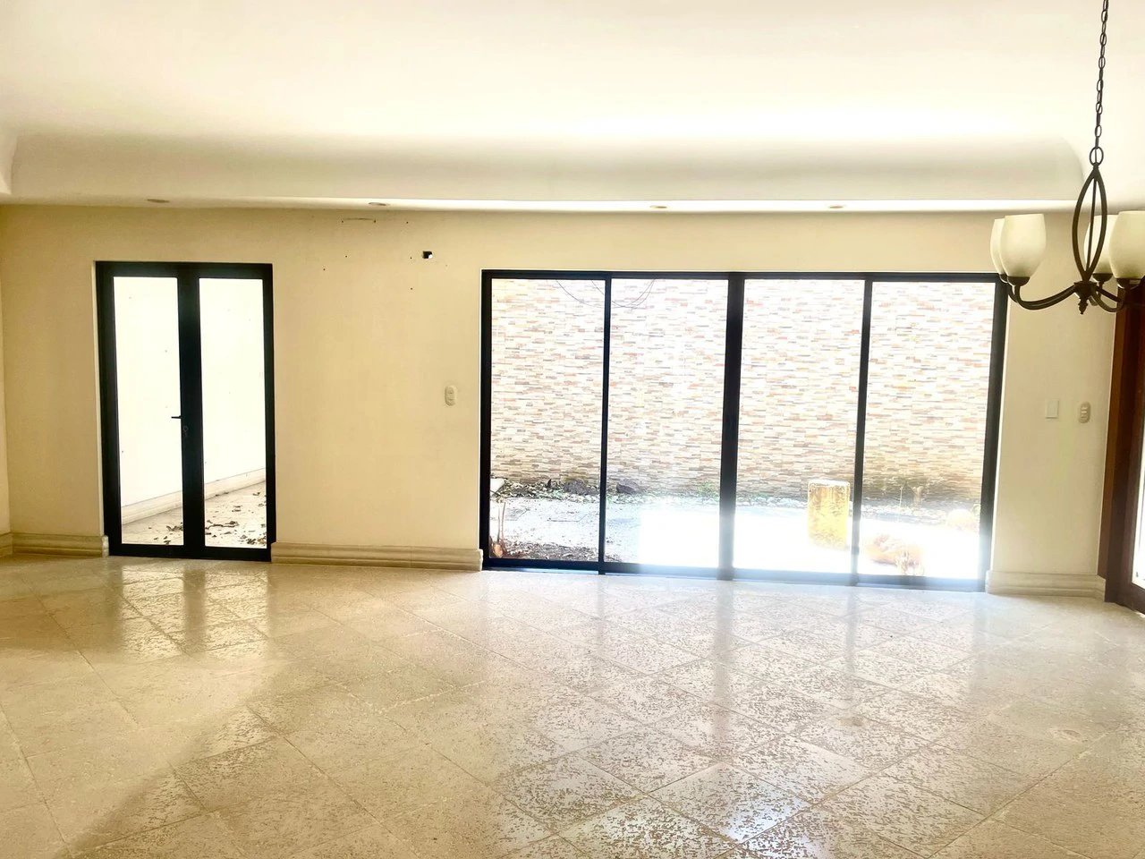 House for sale in gated community Escazu Costa Rica each room with private bathroom - Gallery image 4