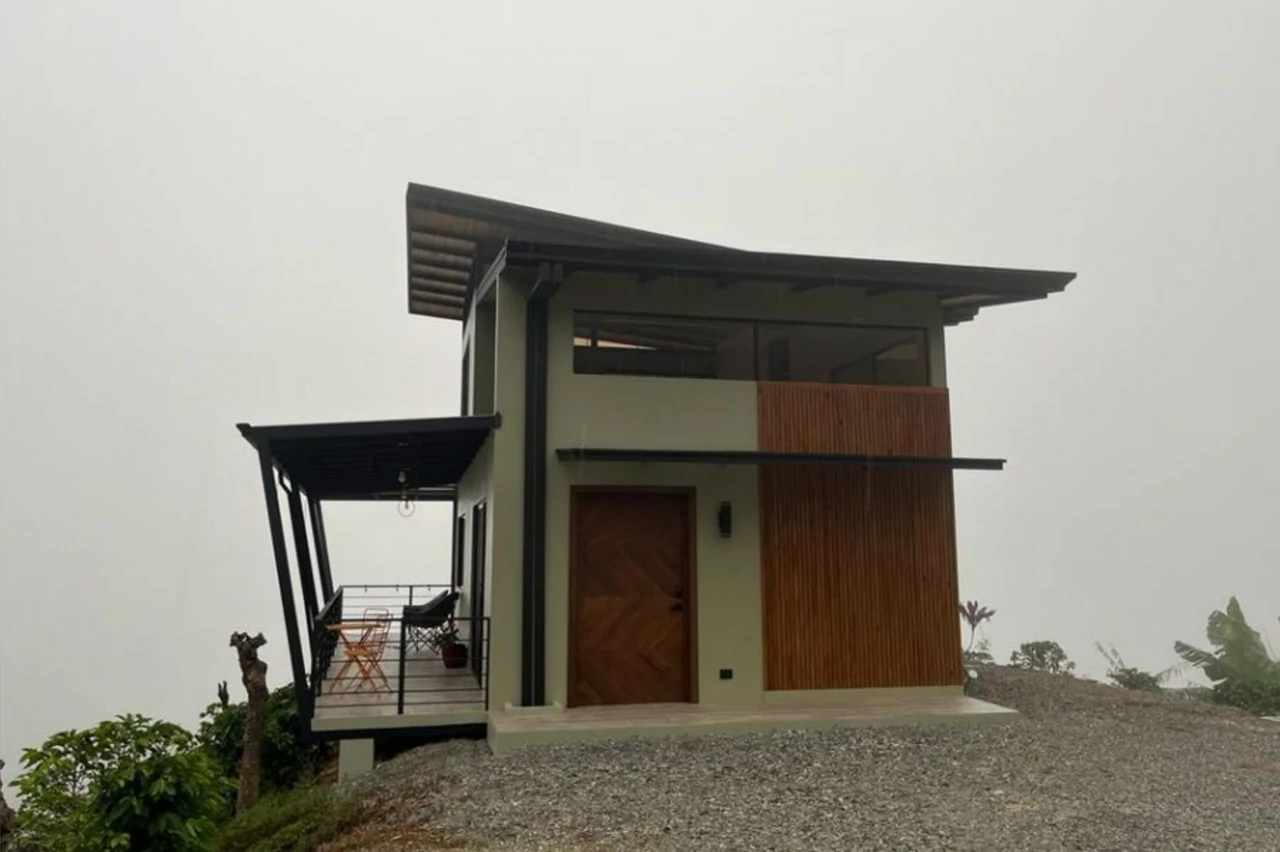 Modern Country House with Guest Cottage Amidst a Coffee Plantation in Perez Zeledon, Costa Rica - Gallery image 9