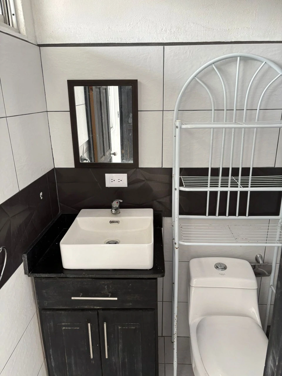 Investor Special!: Income Property with STRONG ROI! - Gallery image 12