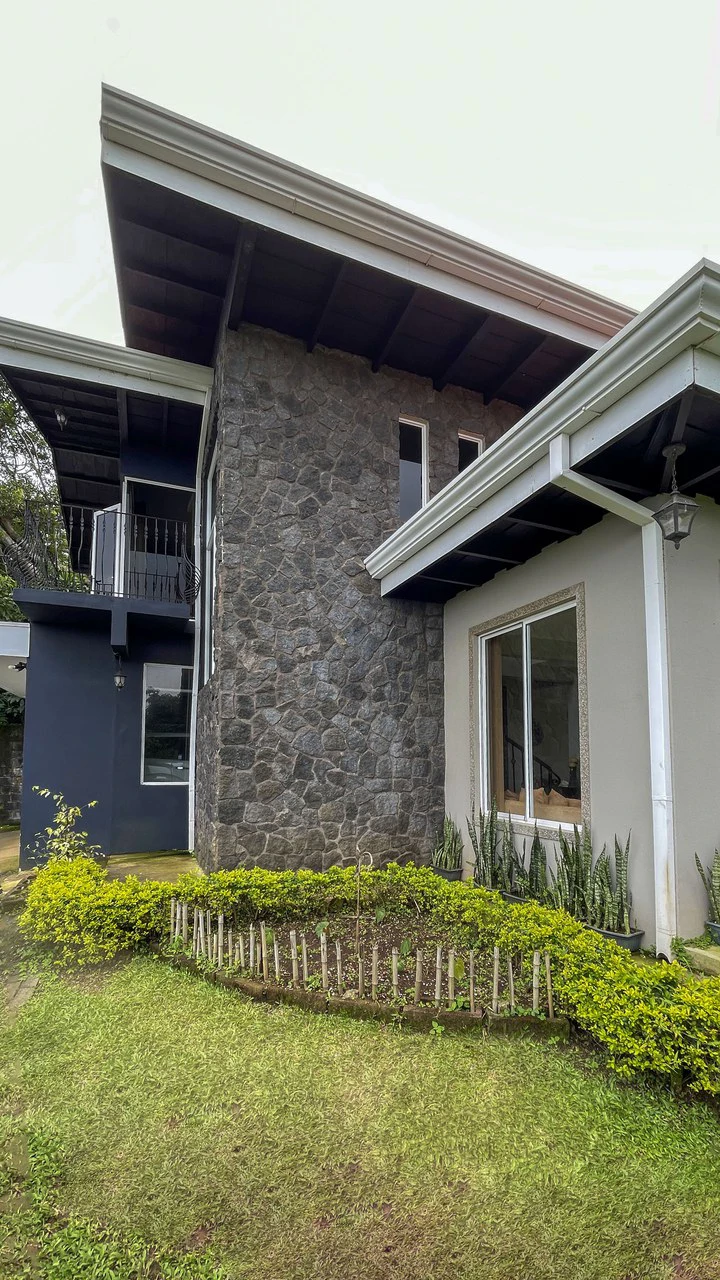House for sale with large lots Grecia- San Isidro - Gallery image 24