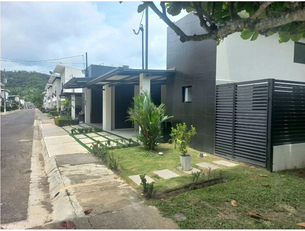 Residential Lot in Jacó, Garabito, Puntarenas: Your Opportunity to Build Your Ideal Home - photo 4