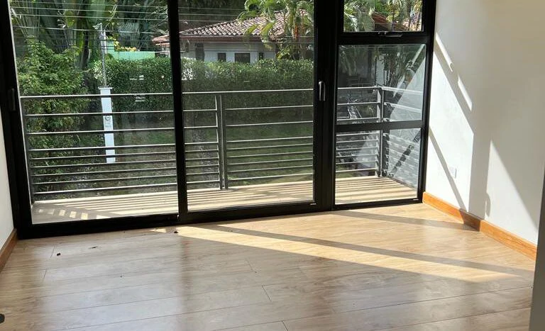Beautiful Brand New Home in Hermosa!: Near the Beach in a Gated Community - Gallery image 5