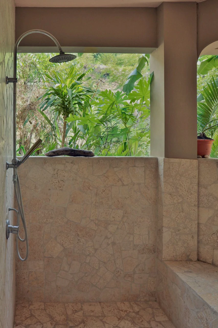 Property with 3 homes and pool: Tropical Gardens steps to the Beach in Mal País and minutes to Santa Teresa - Gallery image 19