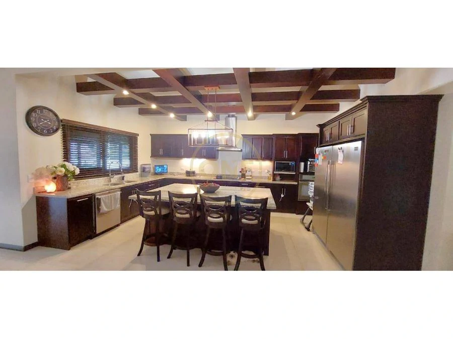 Sale or Rental of a House in San Rafael de Heredia: Spacious Residence in El Castillo, San Rafael de Heredia — Privacy, Fresh Mountain Climate, and Elevated Living - Gallery image 5