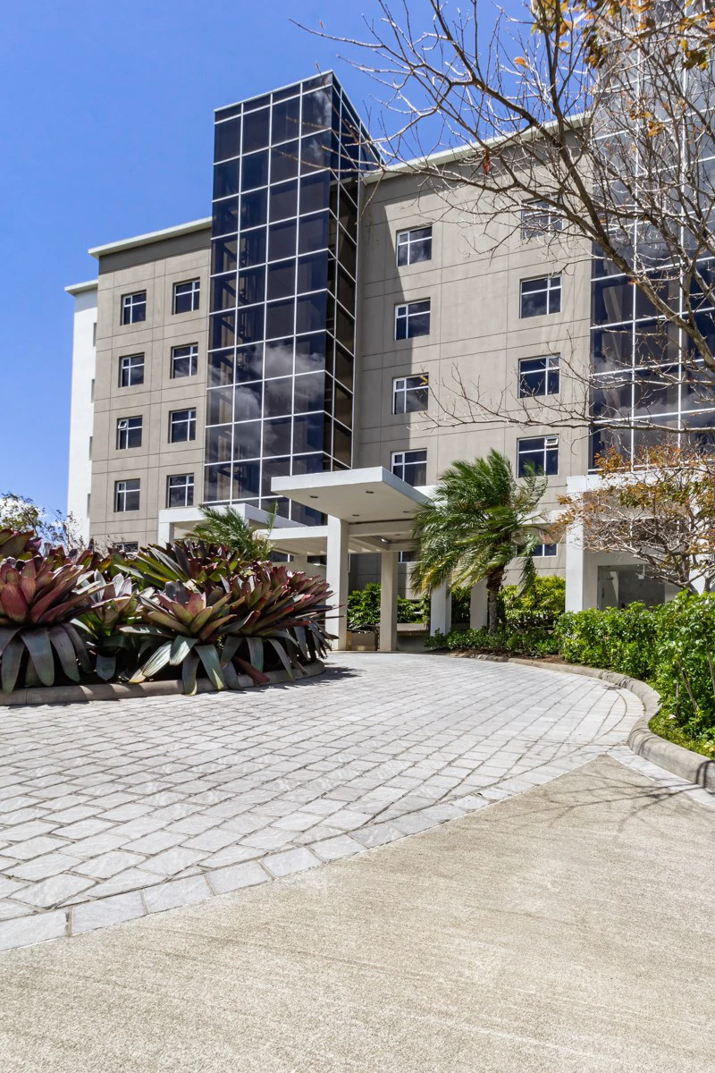Apartment For Sale in San Rafael