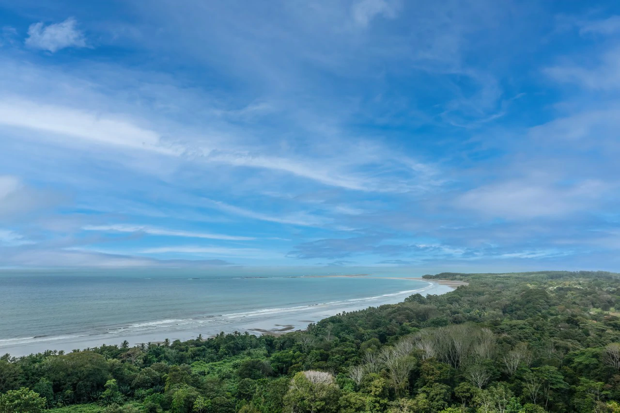 LUXURY PROPERTY WITH STUNNING OCEAN VIEWS IN UVITA, COSTA RICA. A GREAT INVESTMENT!: Mountain House For Sale in Uvita - Gallery image 3