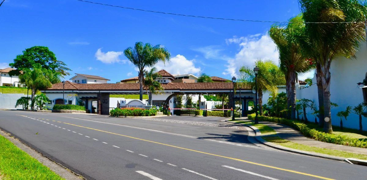 Condominio Francosta Casa Contemporanea en Venta: Condominium For Sale in Barreal - photo 43