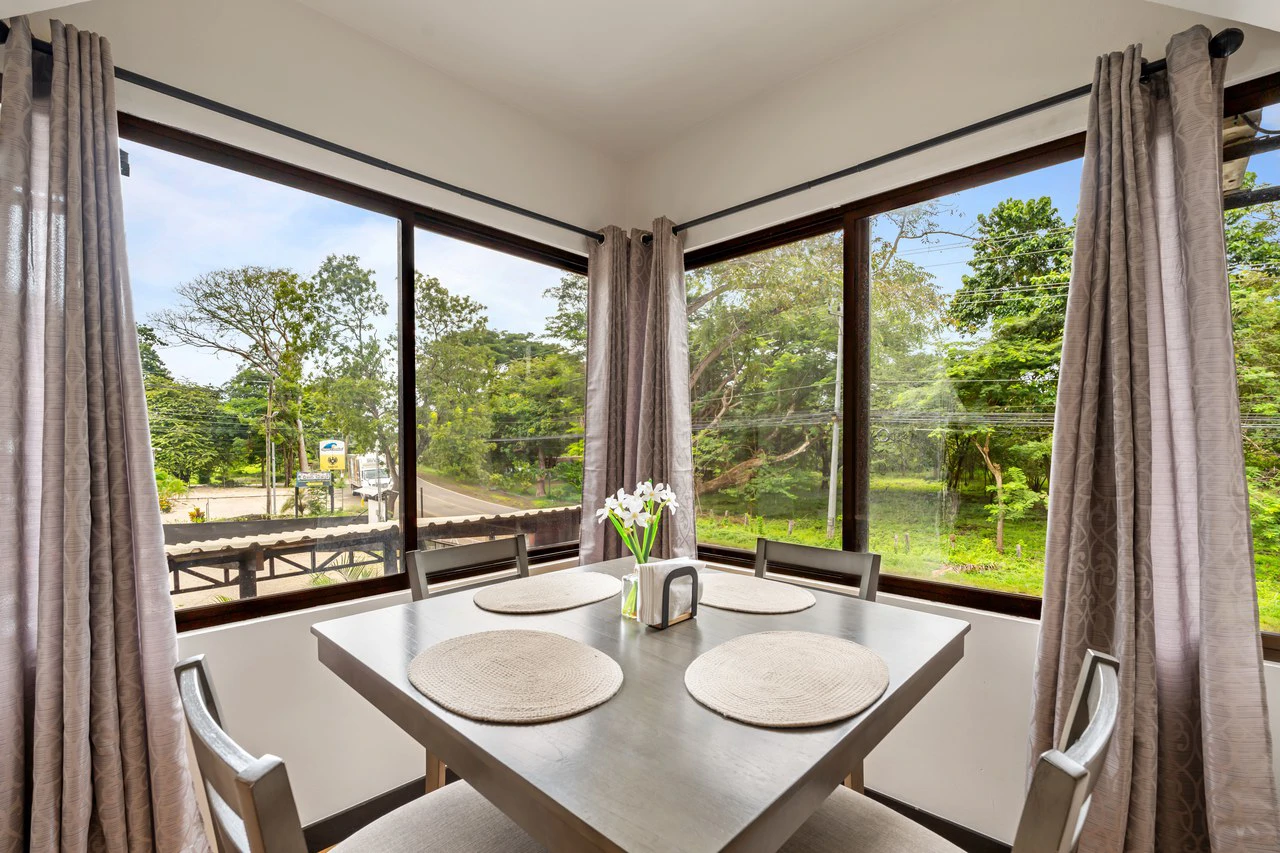 Laughing Gecko Suites: Beach Suites / Boutique Hotel For  Sale - Gallery image 3
