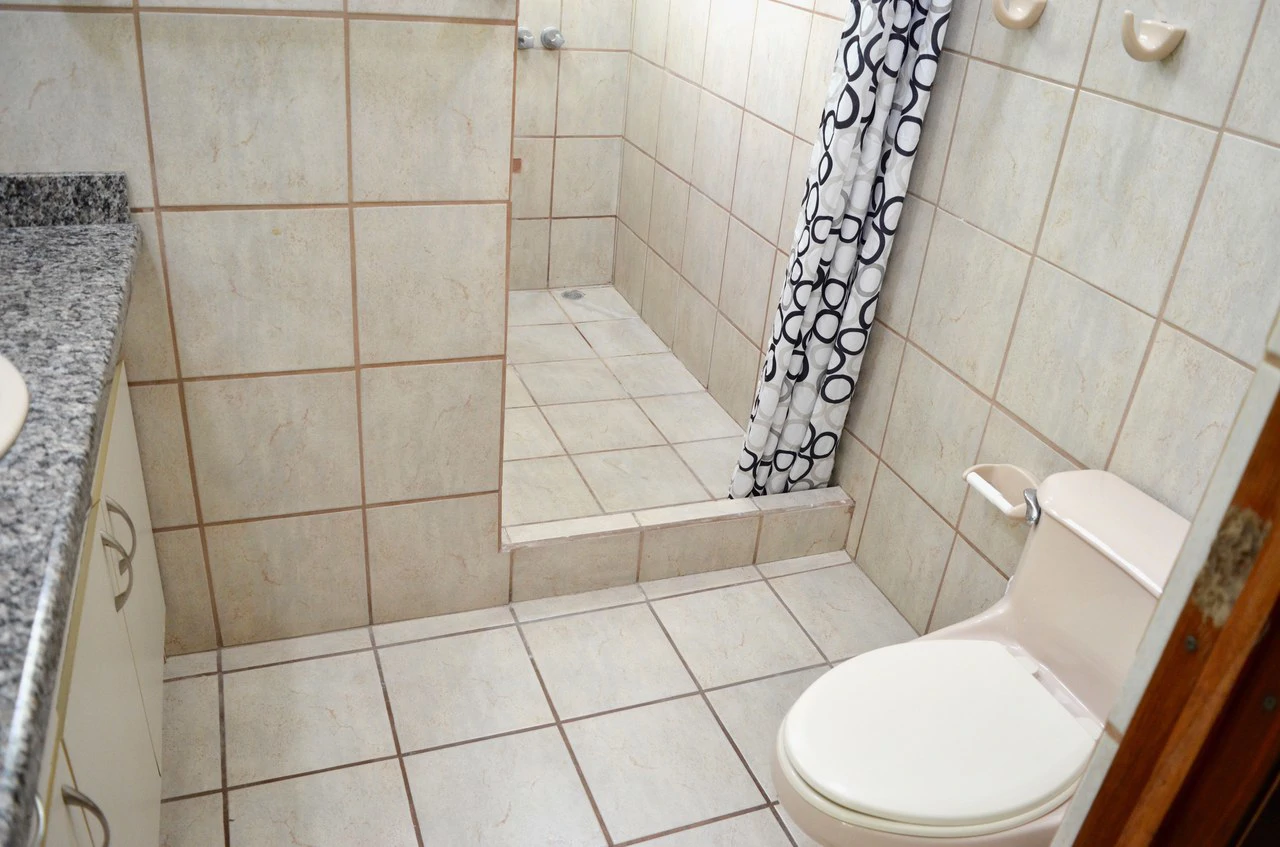 APARTMENTS BUILDING FOR SALE! ATTENTION INVESTORS! - Gallery image 12