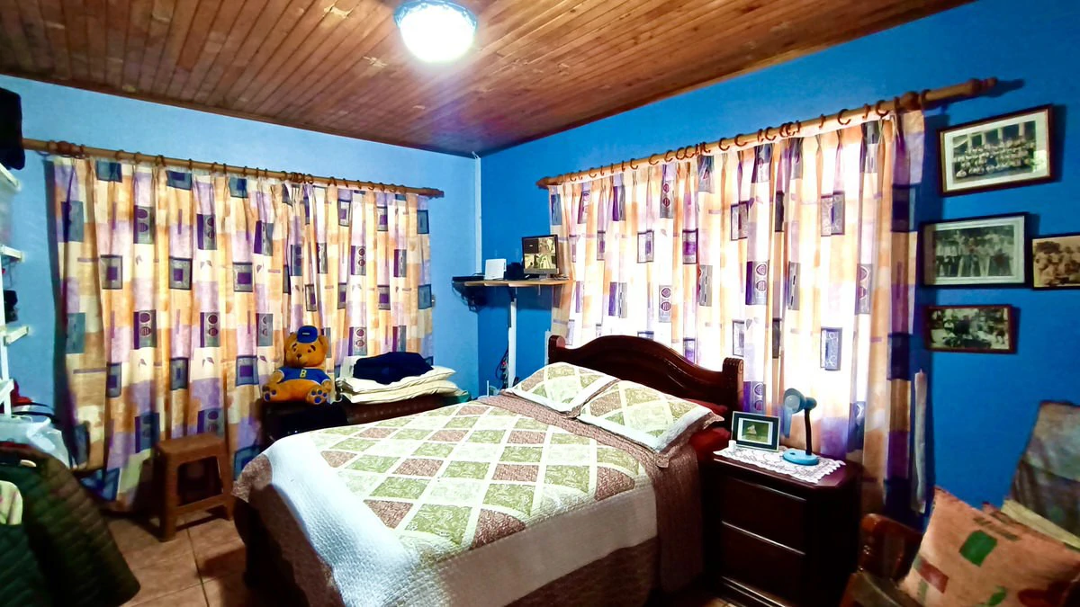 Property for sale with the 3 houses in San Rafael - Gallery image 17