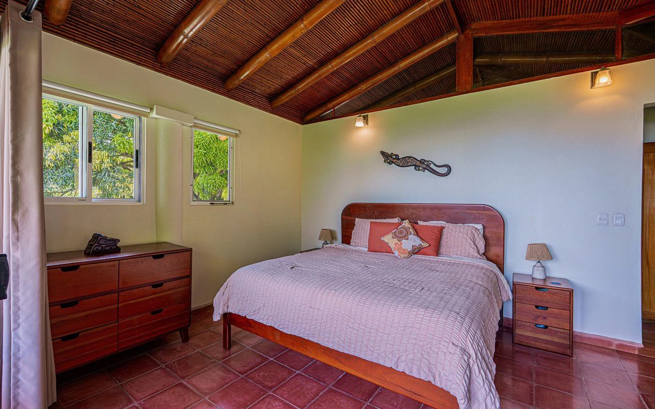 Whale's Tail Ocean View Estate with Extra Lot in Between Uvita and Dominical - Gallery image 37