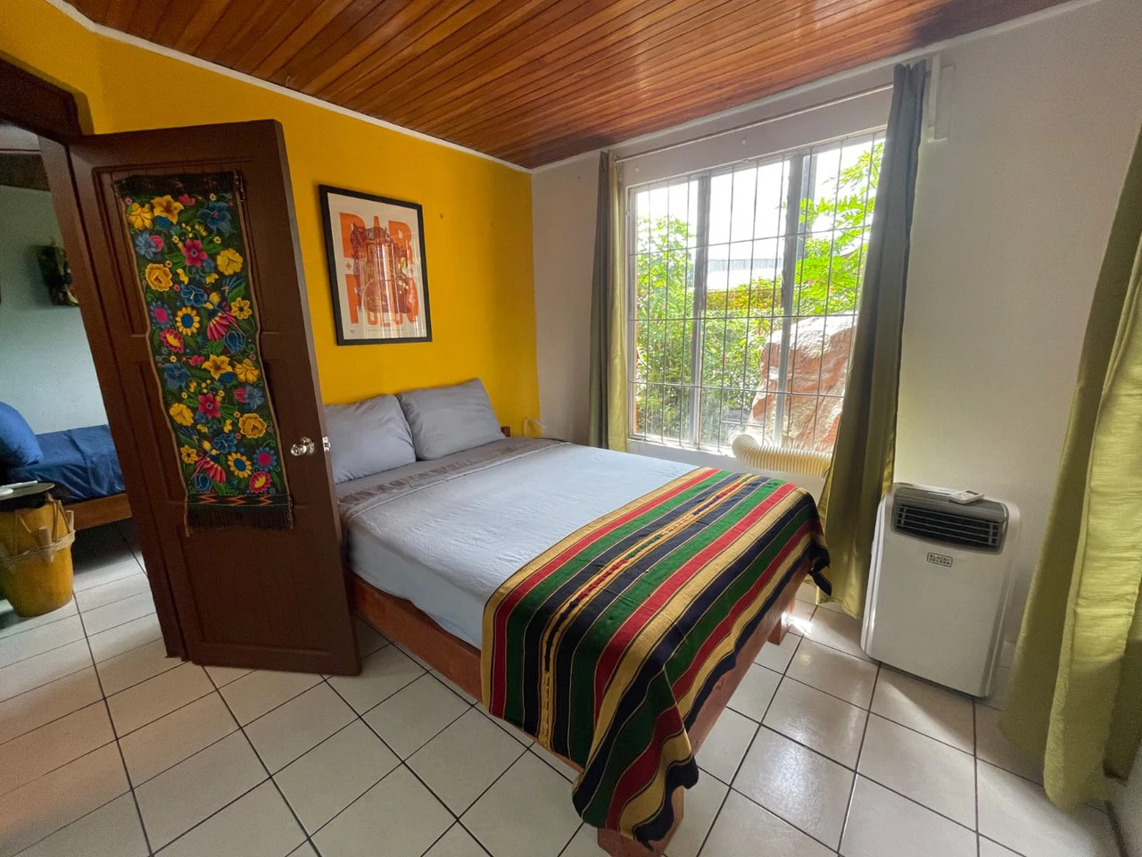 Downtown La Fortuna Airbnb Duplex with Excellent Rental History - Gallery image 9