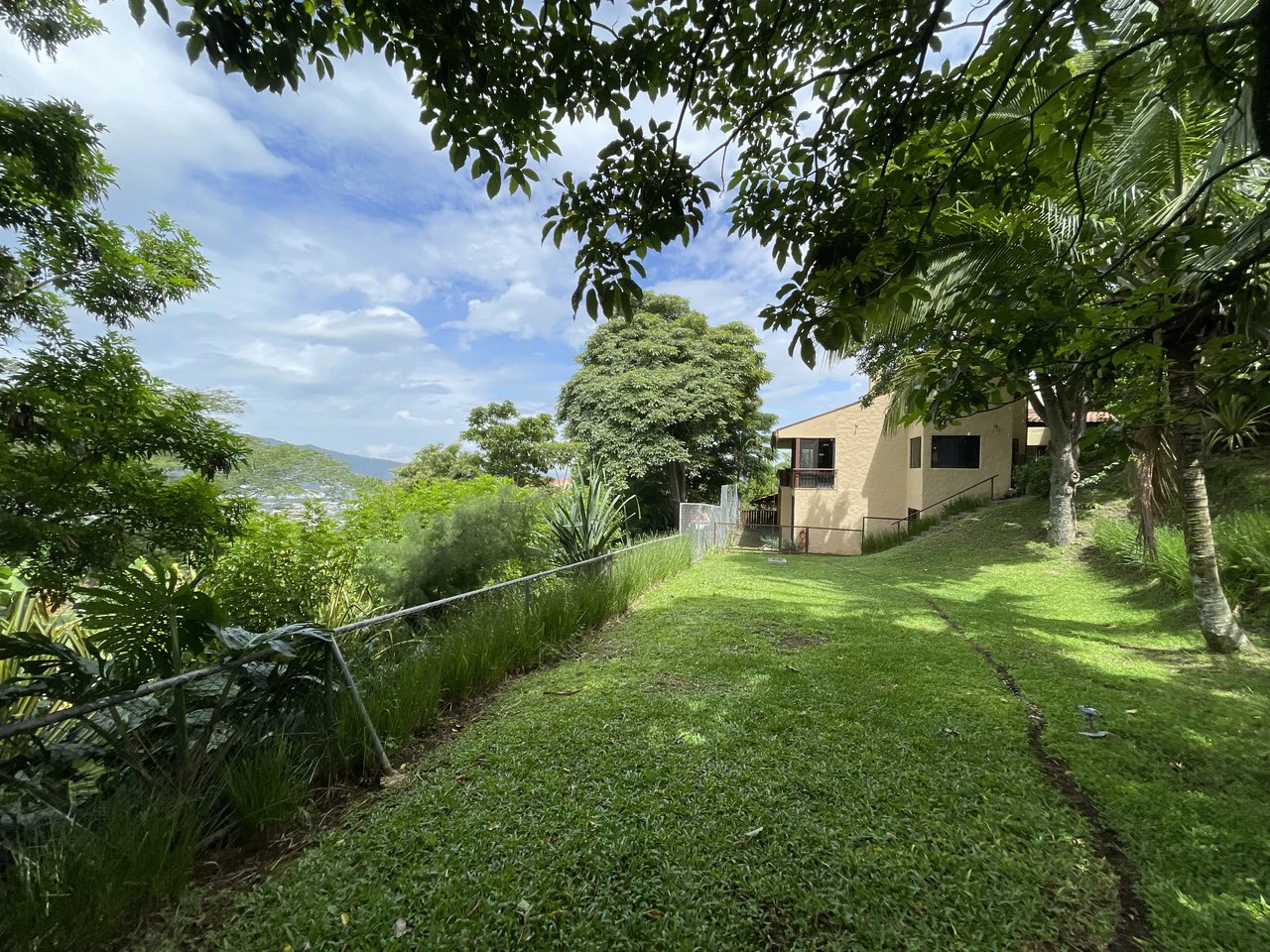 Loma Real P430: Spacious 5-Bedroom Home in Gated Community in Escazú, Guachipelin Norte - Gallery image 21