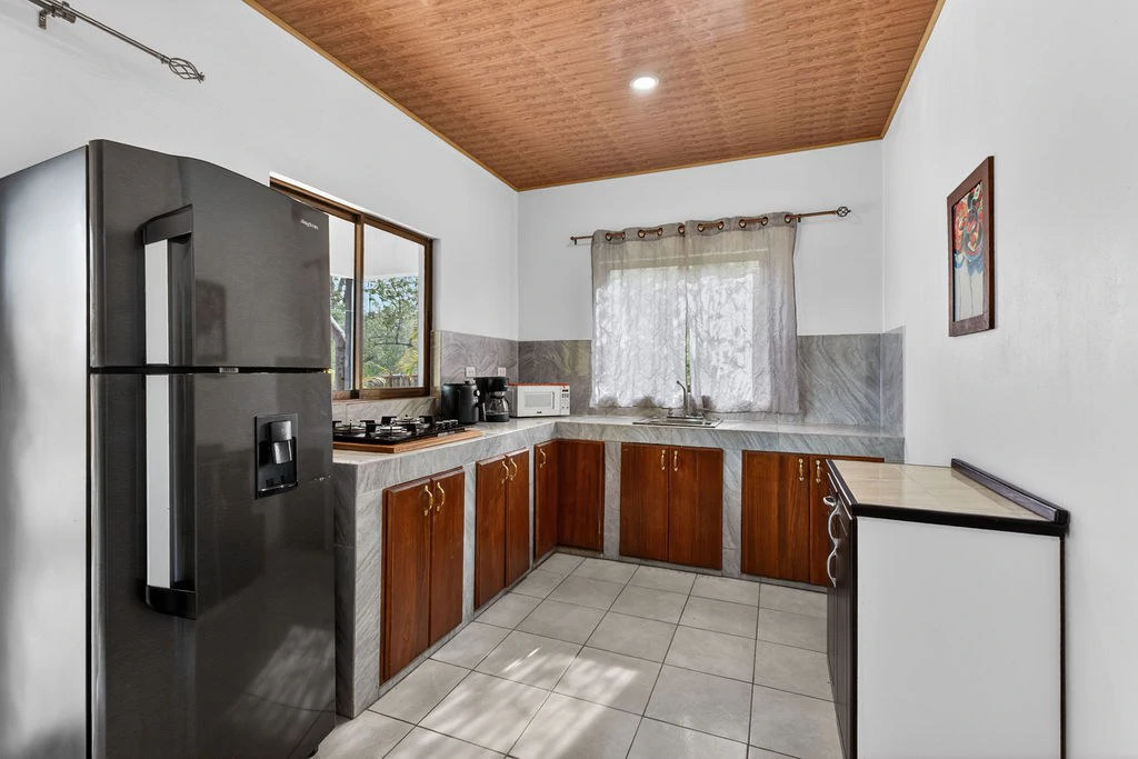 Villa Los Monos: High-Income 9-Unit Rental Property Near Playa Grande - Gallery image 9
