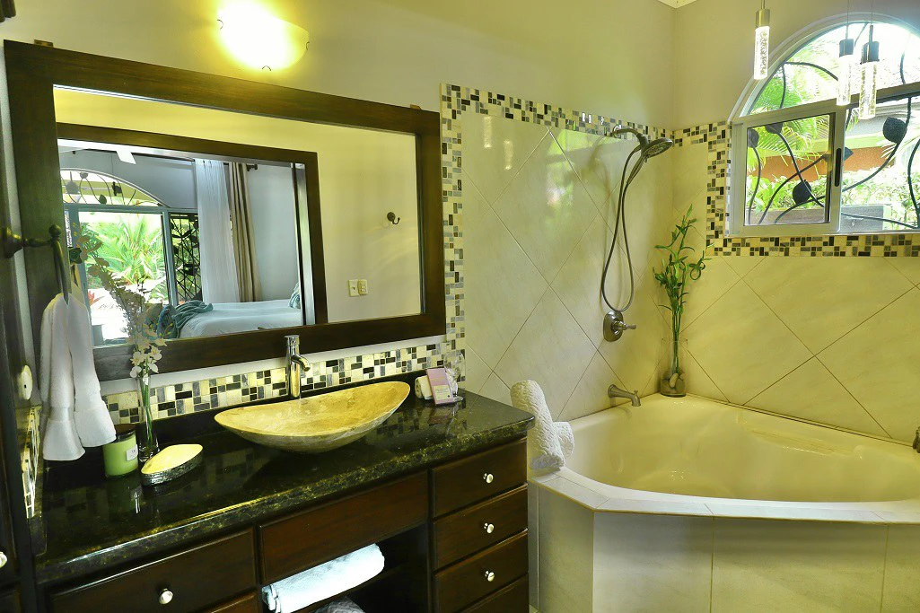Incredible Casa Verde: Walk to the Beach in Bejuco! - Gallery image 25