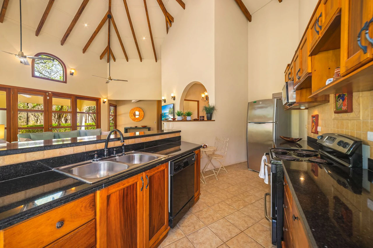 Tierra Pacifica #74: Elegant 4BR Retreat in Gated Community - Gallery image 9