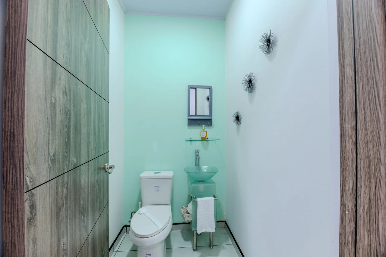 Playa Chamán Beach: Home for Sale – 3 Br, Pool, Walk to the Beach - Gallery image 21