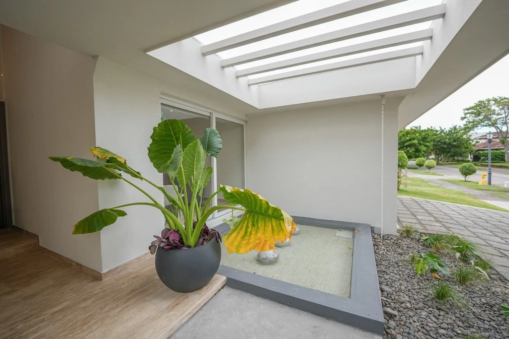 House For Sale in Lindora - Gallery image 2