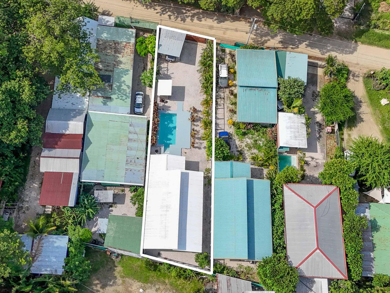 Casa León: Charming 3BR Home w Pool in Town - photo 3
