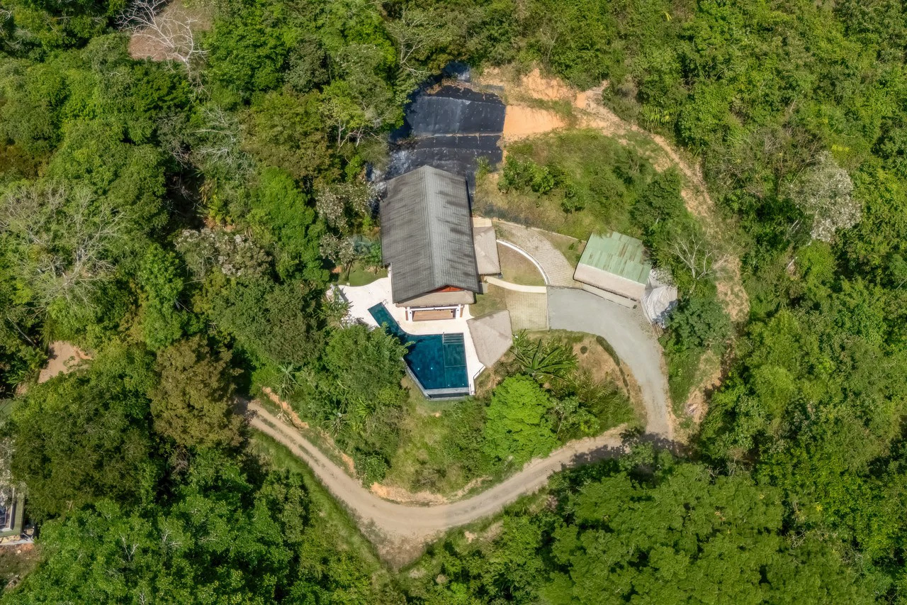 1.25 ACRES – 4 Bedroom Luxury Ocean View Home In Gated Community With Amazing Pool, Yoga Deck, Easy Access! Owner Financing Available!! - Gallery image 28
