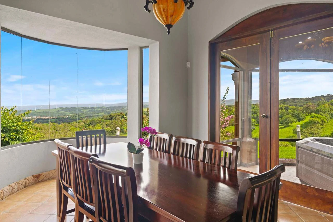 Celebrity Home with Spectacular Views: Seller Financing With 50% Down-Contact Us For More Information - Gallery image 6