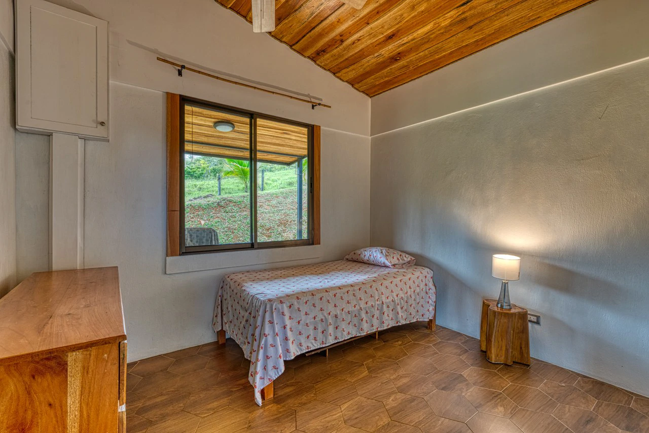 5 Bedroom Mountain Retreat Minutes from the Beach Platanillo Costa Rica - Gallery image 61