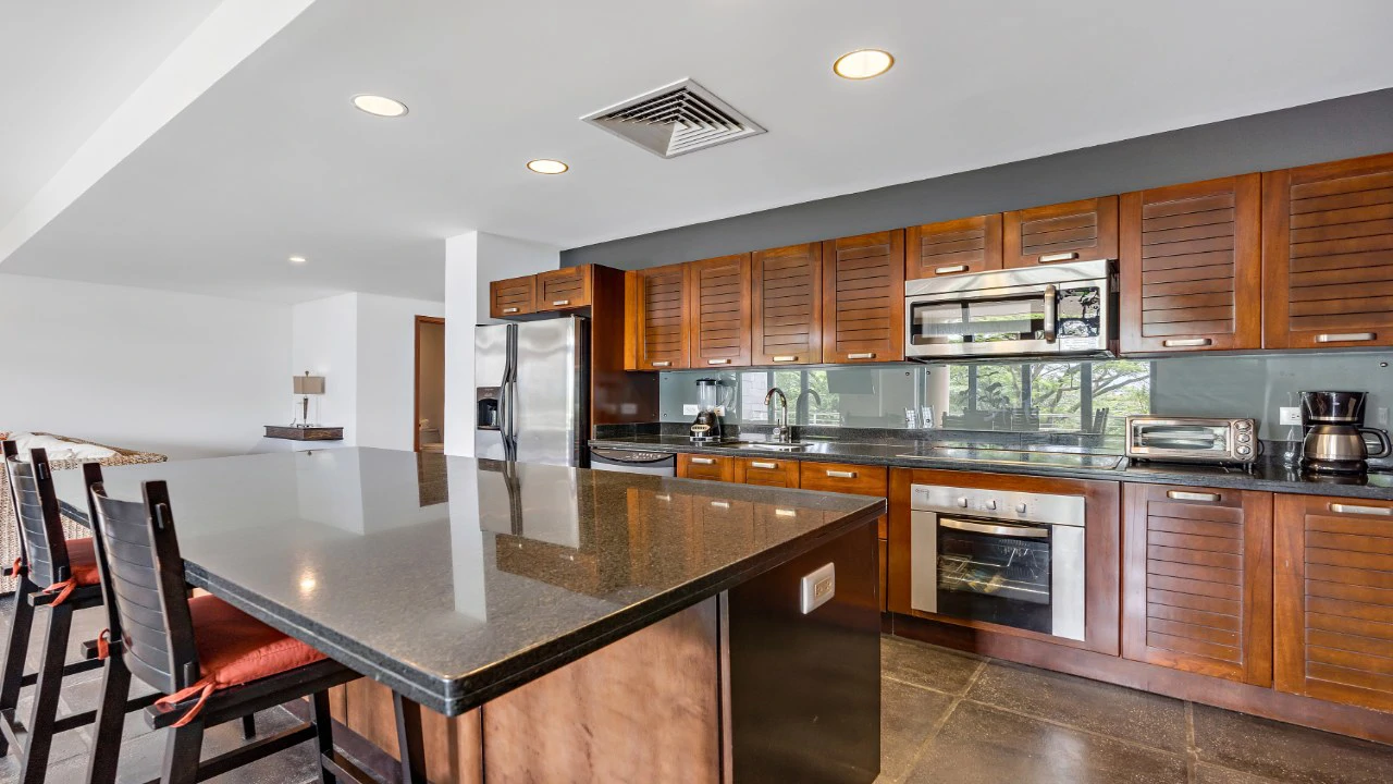 Panoramic Condos 26A: Live in the number one luxury development with private beach in the national reserve of Manuel Antonio - Gallery image 7