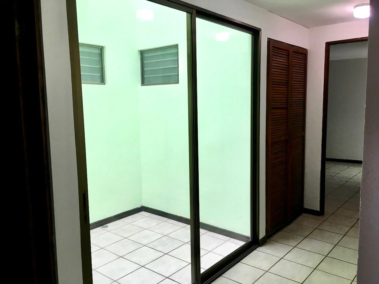 APARTMENTS BUILDING FOR SALE! ATTENTION INVESTORS! - Gallery image 32