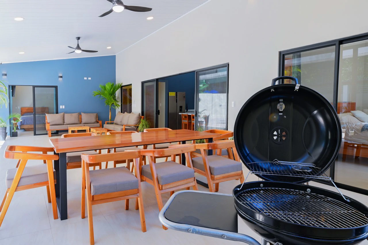 Modern Coastal Luxury: New 3-Bedroom Home Steps from South Pacific Beach: Near the Coast House For Sale in Uvita - Gallery image 8