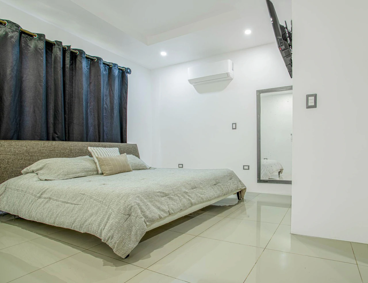 Modern Single-Level Home with Terrace and Garden in Hacienda Natura - Gallery image 9