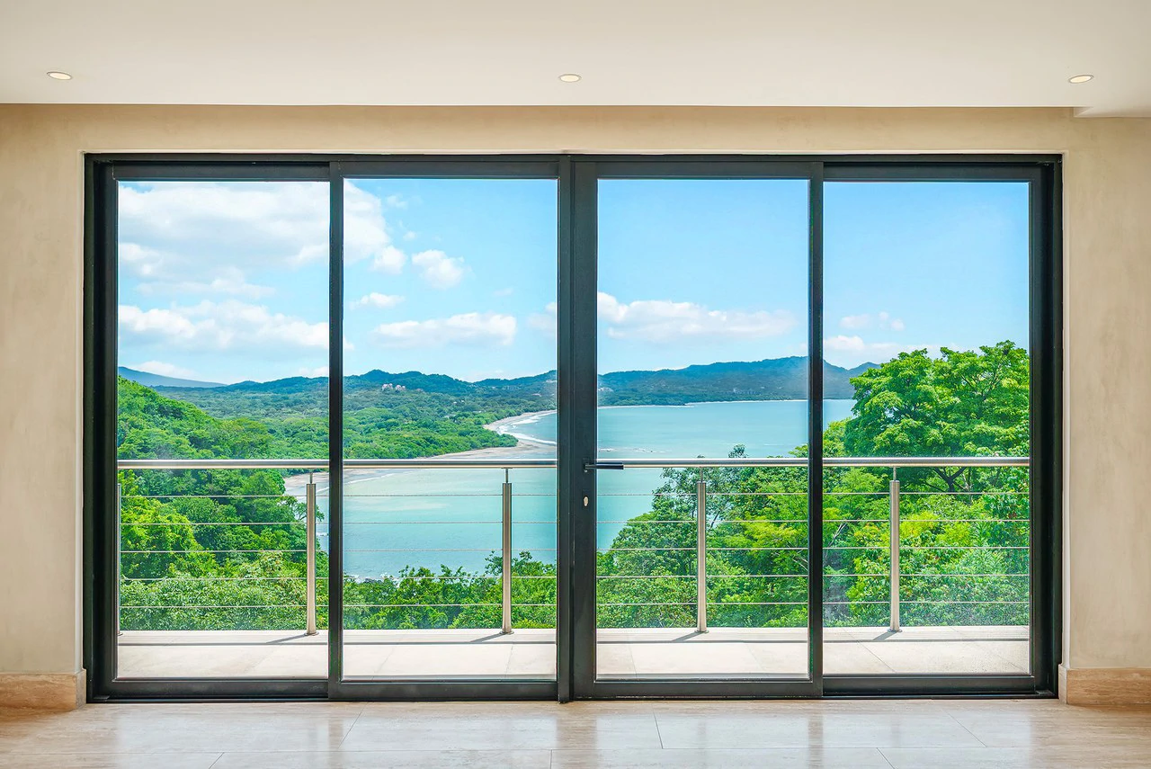 Casa Vision: Luxury Estate with Sweeping Ocean Views - Gallery image 28